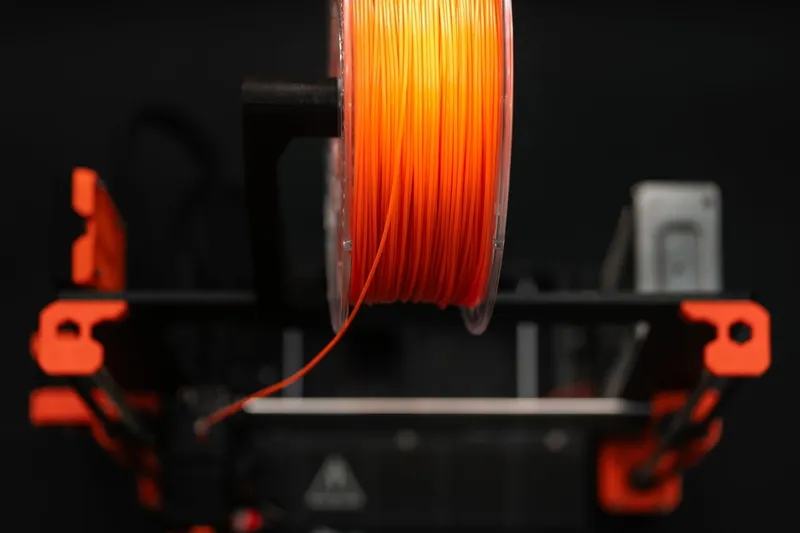 Cívka s navinutým plastovým filamentem pro 3D tisk