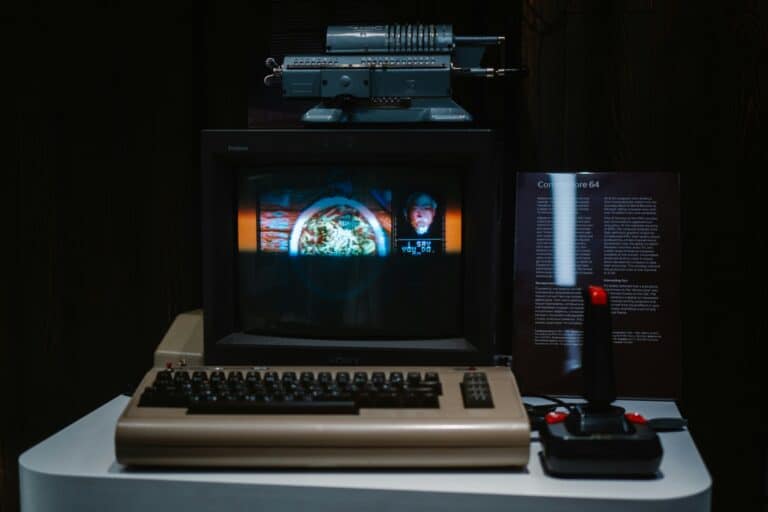 Hobbyista 3D tiskne laptop Commodore 64 z 80. let