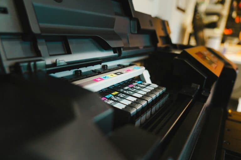 Záruka na barvy a inkousty značky Mimaki pro profesionální tisk